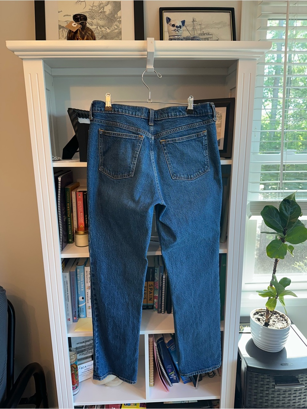 Abercrombie & Fitch Mid-Rise Straight Jeans in Blue Denim - Picture 3 of 4